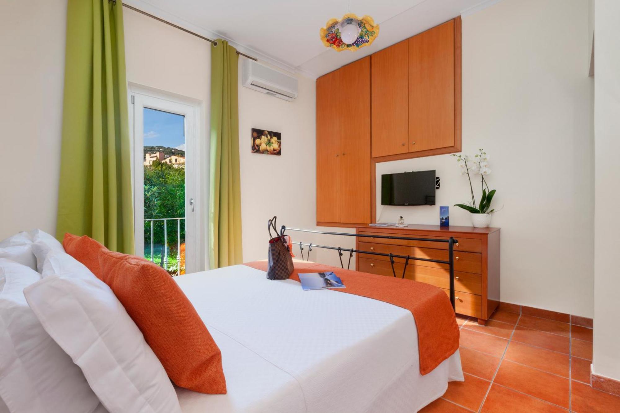 Bed and Breakfast Relais Santa Lucia Сорренто Екстер'єр фото